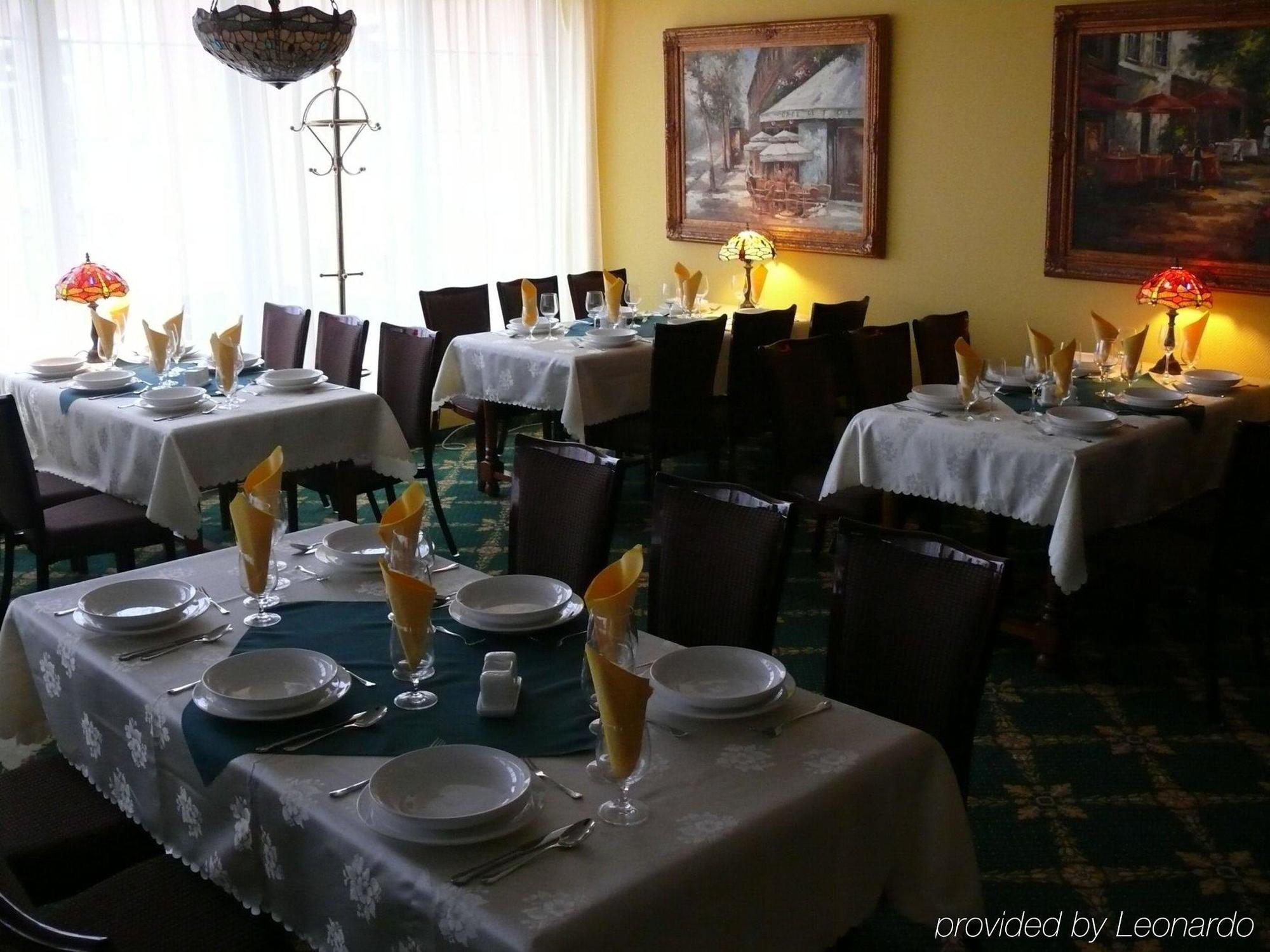 Hotel Bellevue Esztergom Restaurant photo